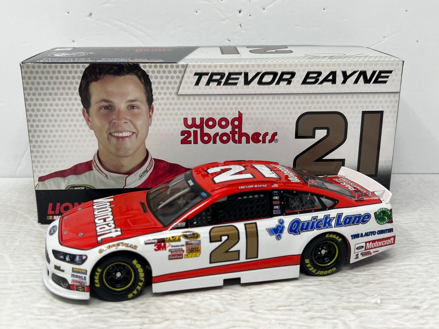Lionel Racing Nascar #21 Trevor Bayne Motorcraft Quicklane 2013 Ford Fusion 124 Diecast
