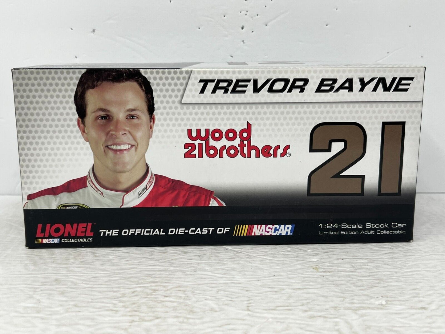 Lionel Racing Nascar #21 Trevor Bayne Motorcraft Quicklane 2013 Ford Fusion 124 Diecast