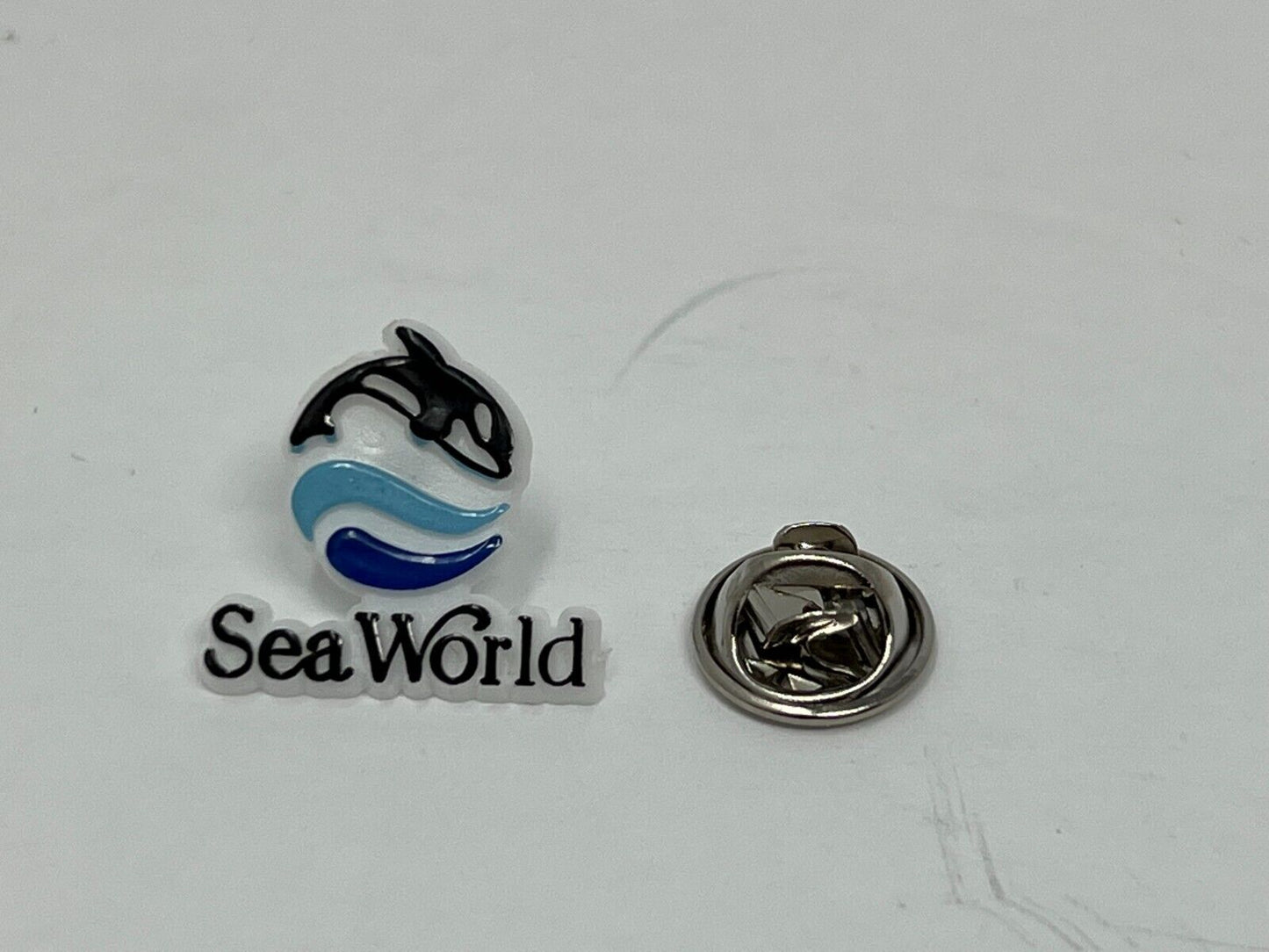 Sea World Shamu Orca Whale Lapel Pin P2