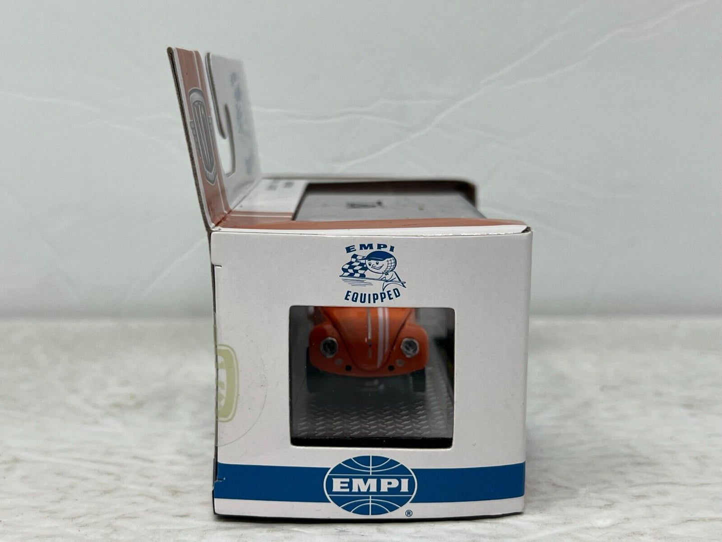 M2 Machines EMPI 1956 Volkswagen Beetle Deluxe U.S.A. Model 1:64 Diecast