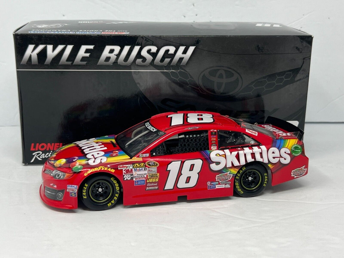 Lionel Racing Nascar #18 Kyle Busch Skittles 2014 Toyota Camry 1:24 Diecast