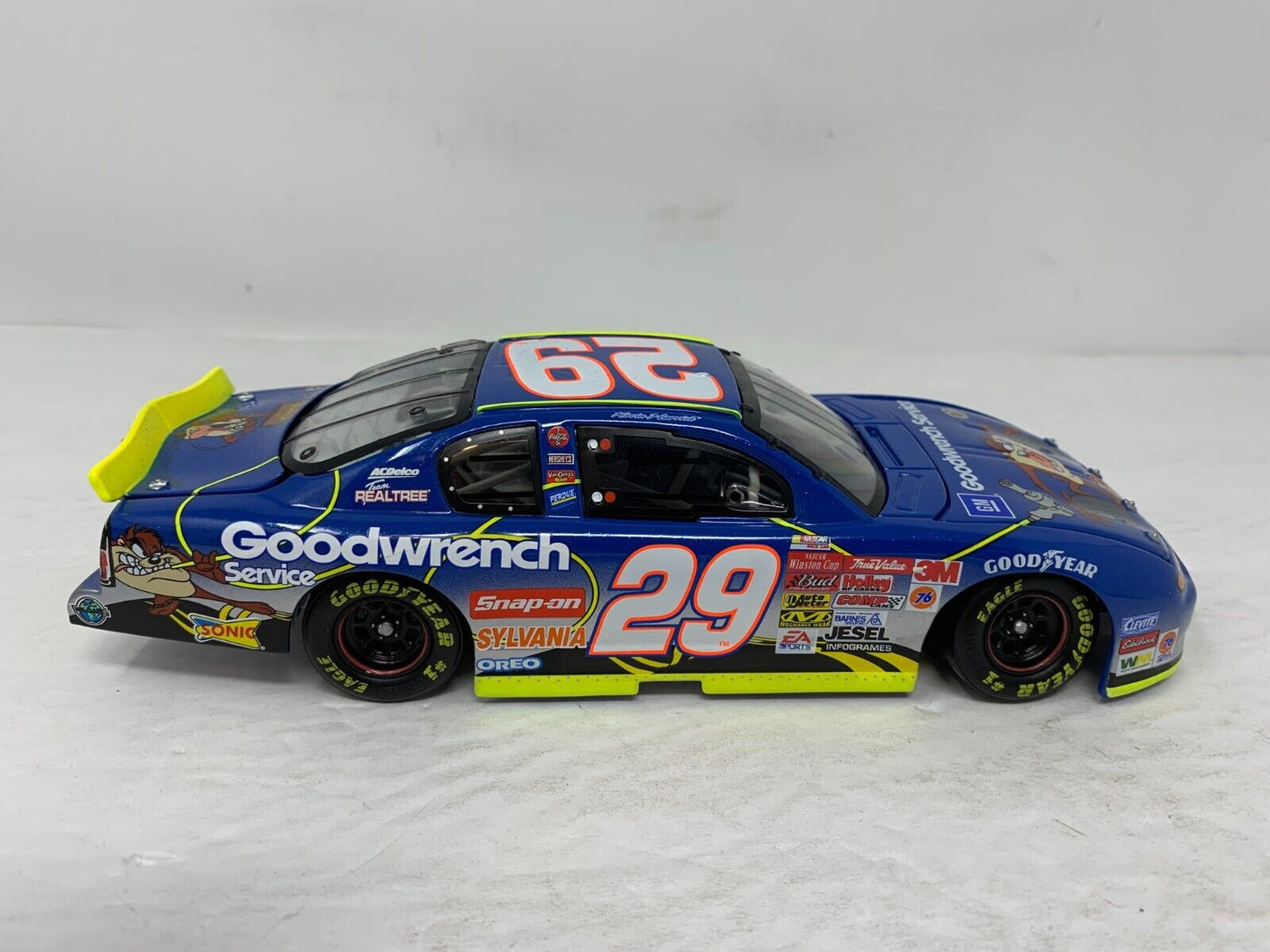 Action Nascar #29 Kevin Harvick GM Goodwrench Looney Tunes Rematch 1:24 Diecast