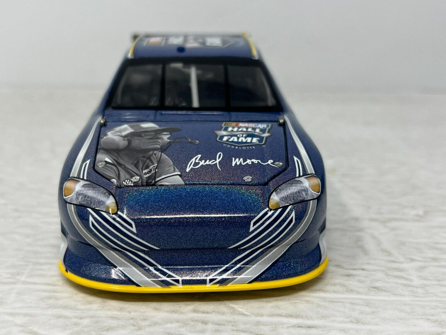 Lionel Racing Nascar #11 Bud Moore NHOF Class of 2011 Ford Fusion 1:24 Diecast