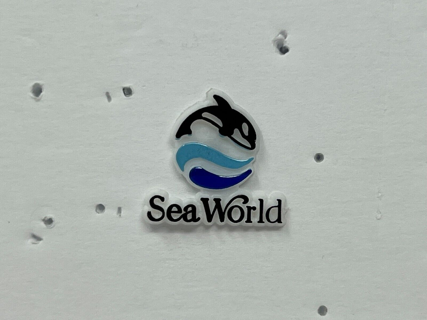 Sea World Shamu Orca Whale Lapel Pin P2