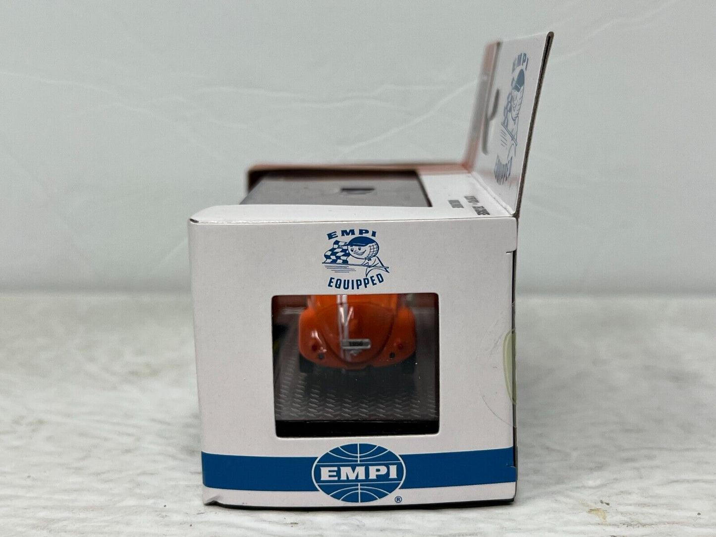 M2 Machines EMPI 1956 Volkswagen Beetle Deluxe U.S.A. Model 1:64 Diecast