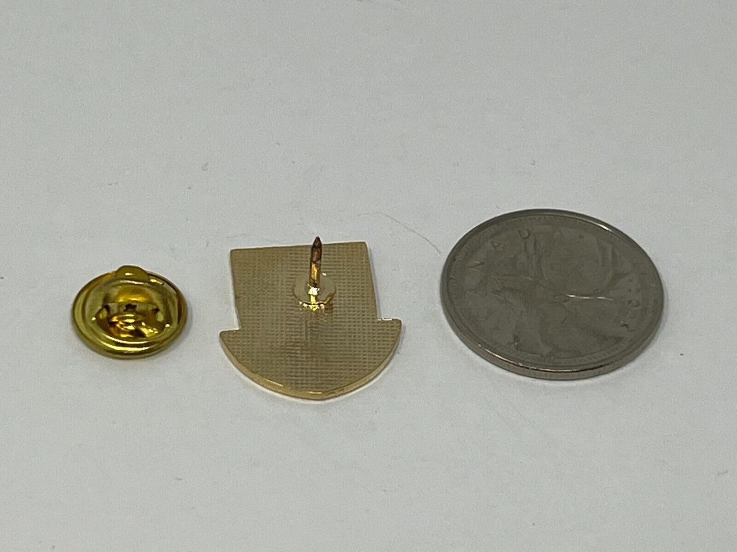 Town of Tracadie-Sheila New Brunswick Souvenir Cities & States Lapel Pin SP2