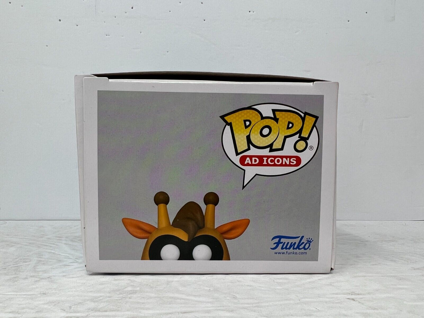Funko Pop! AD Icons Toys R Us DC #144 Geoffrey as Robin Vinyl Figure