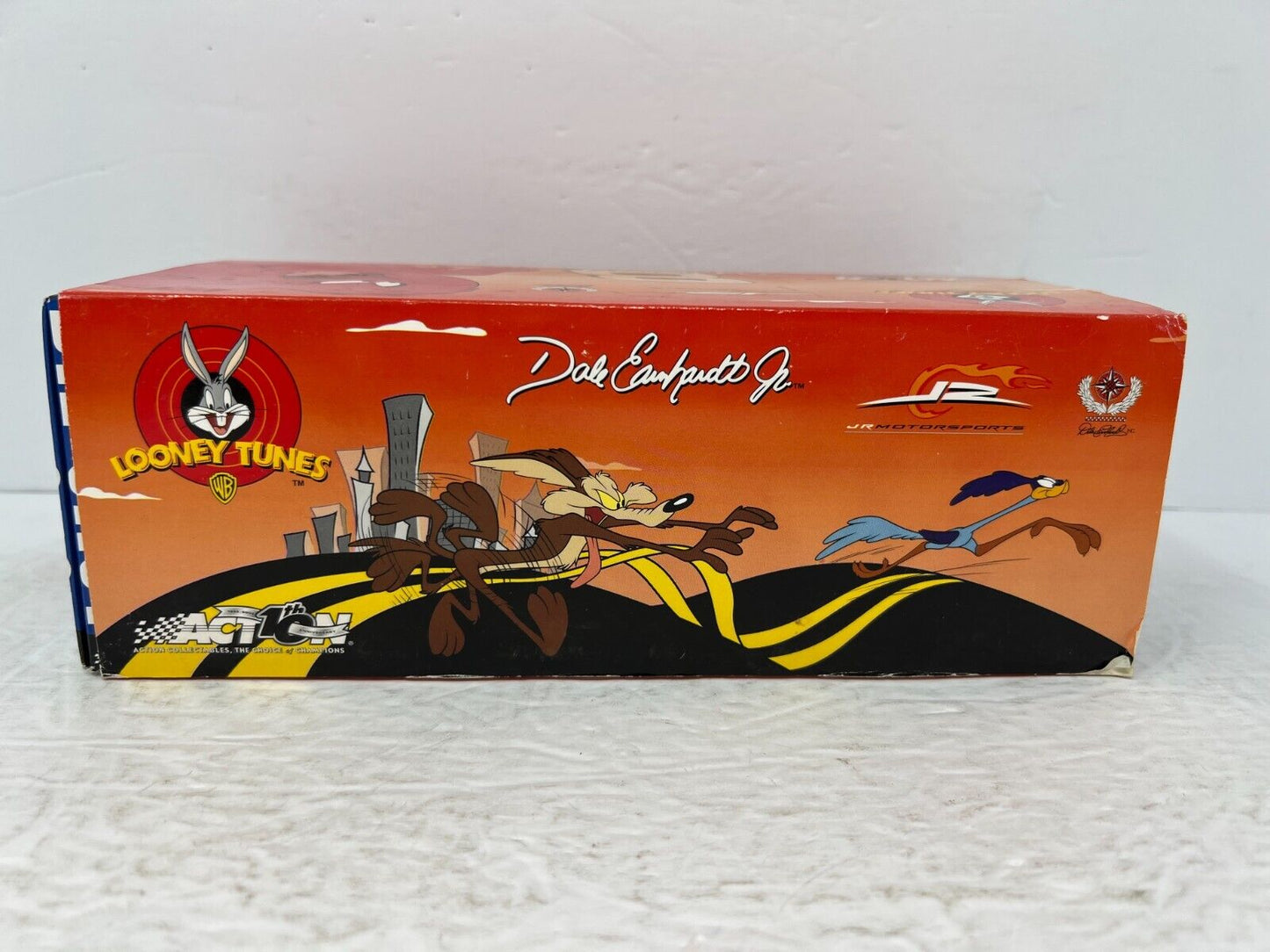 Action Nascar #8 Dale Earnhardt Jr. Looney Tunes GM Dealers 2002 1:24 Diecast
