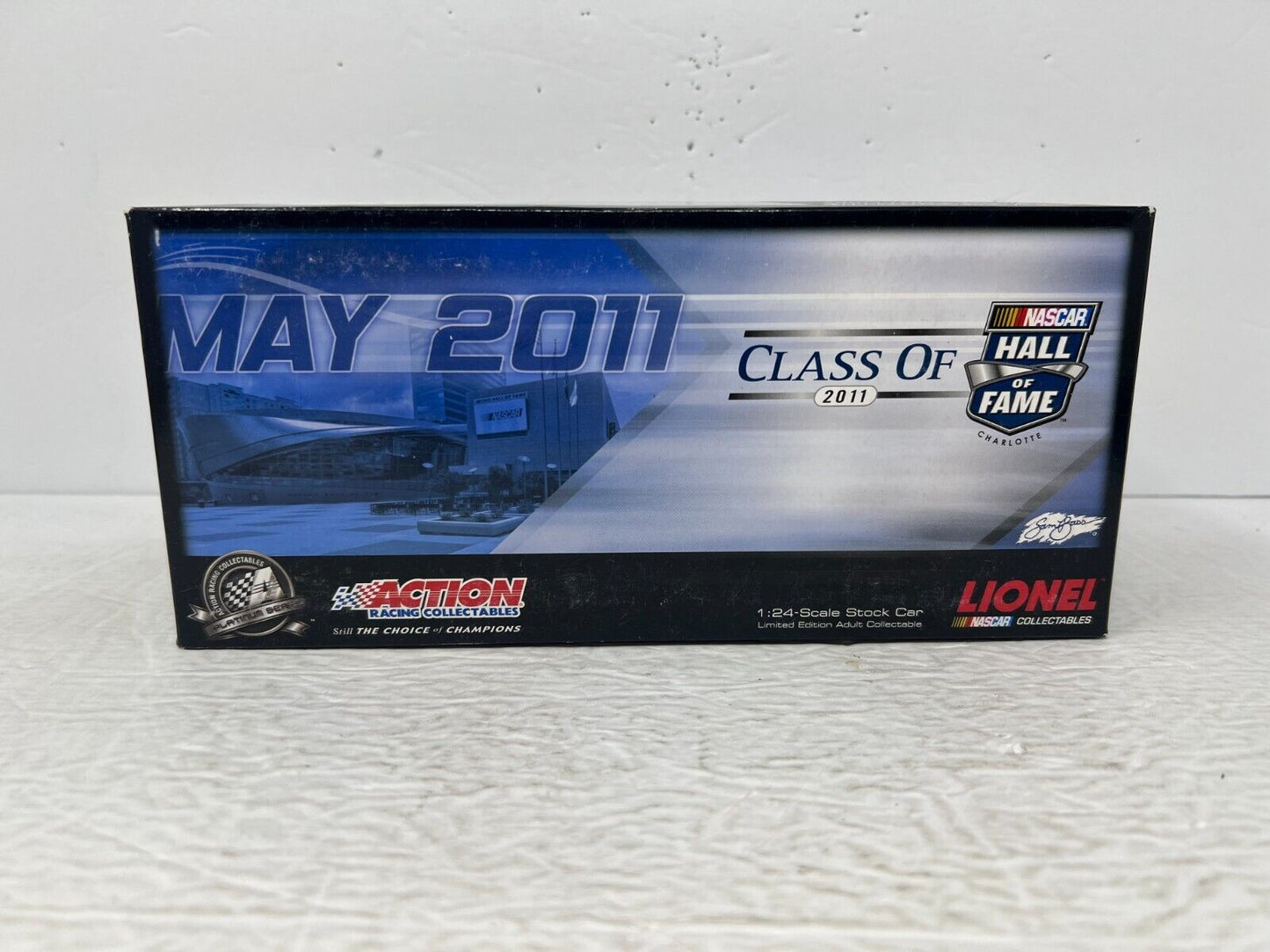 Lionel Racing Nascar #11 Bud Moore NHOF Class of 2011 Ford Fusion 1:24 Diecast