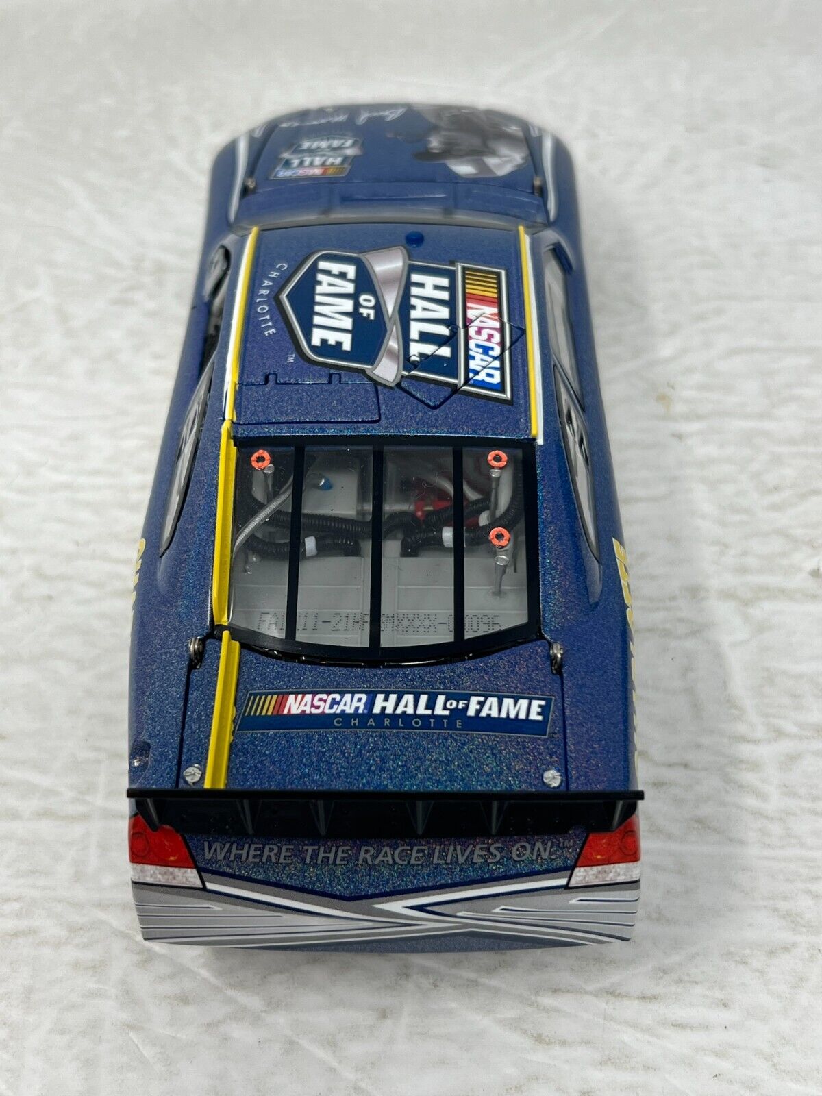 Lionel Racing Nascar #11 Bud Moore NHOF Class of 2011 Ford Fusion 1:24 Diecast