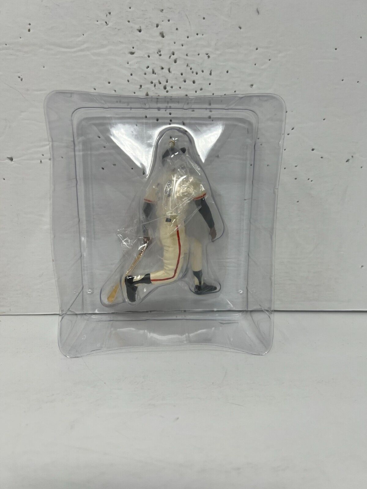 Hallmark KeepsakeChristmas Ornament Willie Mays San Francisco Giants Figure