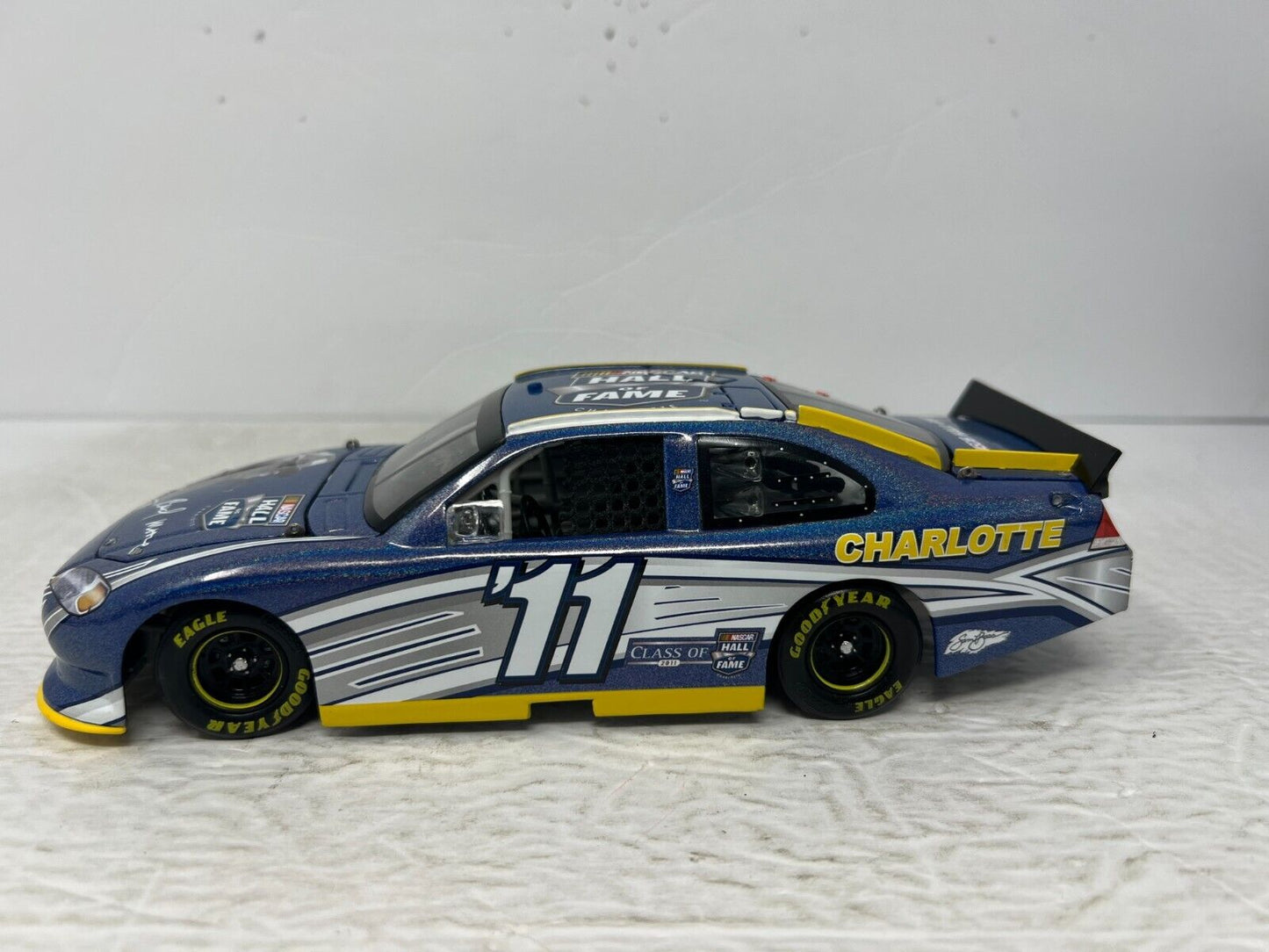 Lionel Racing Nascar #11 Bud Moore NHOF Class of 2011 Ford Fusion 1:24 Diecast