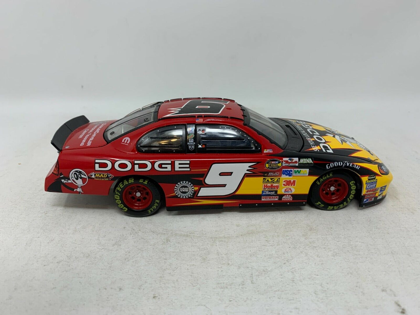 Action Nascar #9 Kasey Kahne Dodge Dealers Dodge Intrepid 1:24 Diecast