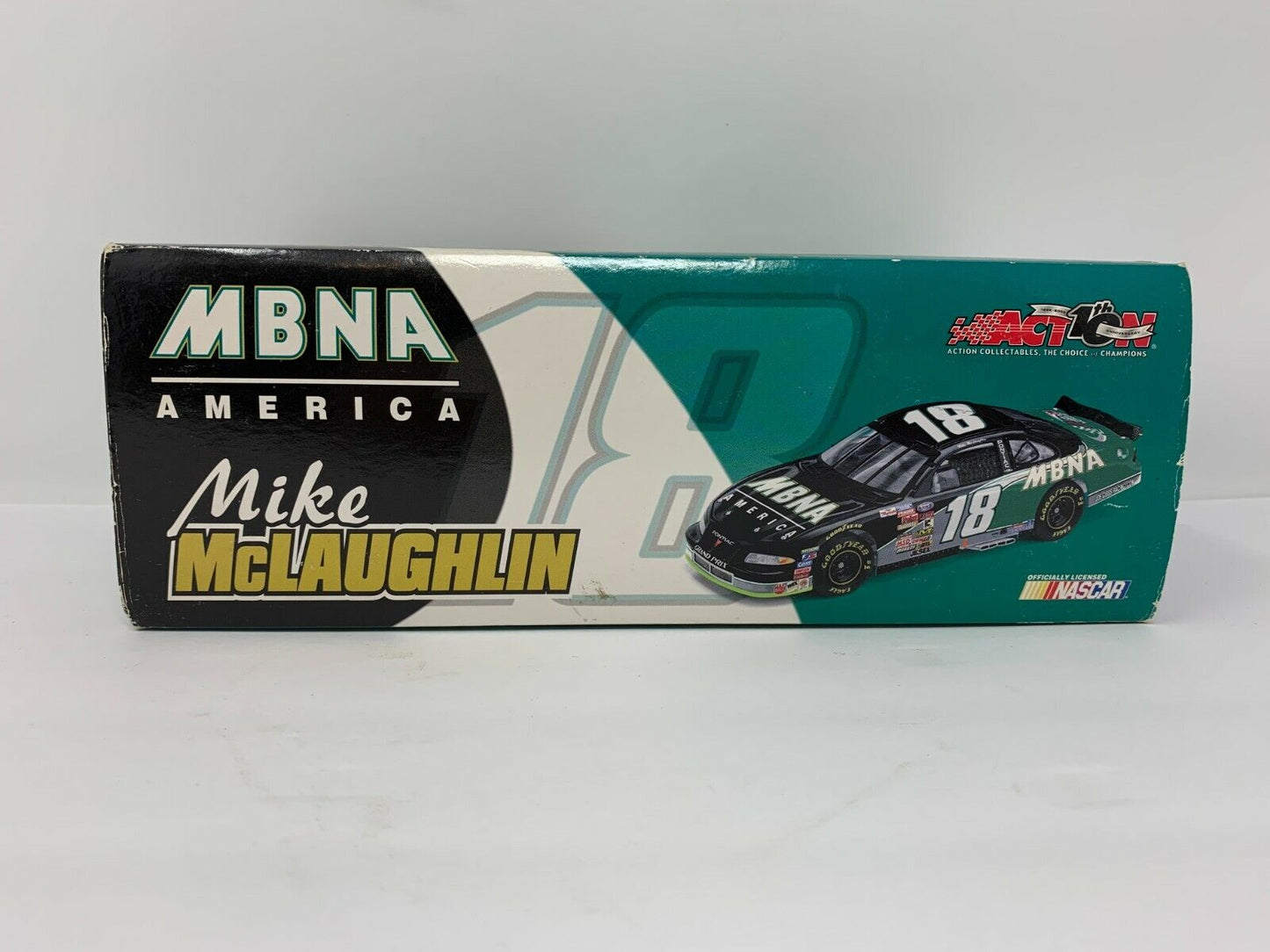 Action Nascar #18 Mike McLaughlin MBNA 2002 Pontiac Grand Prix 1:24 Diecast