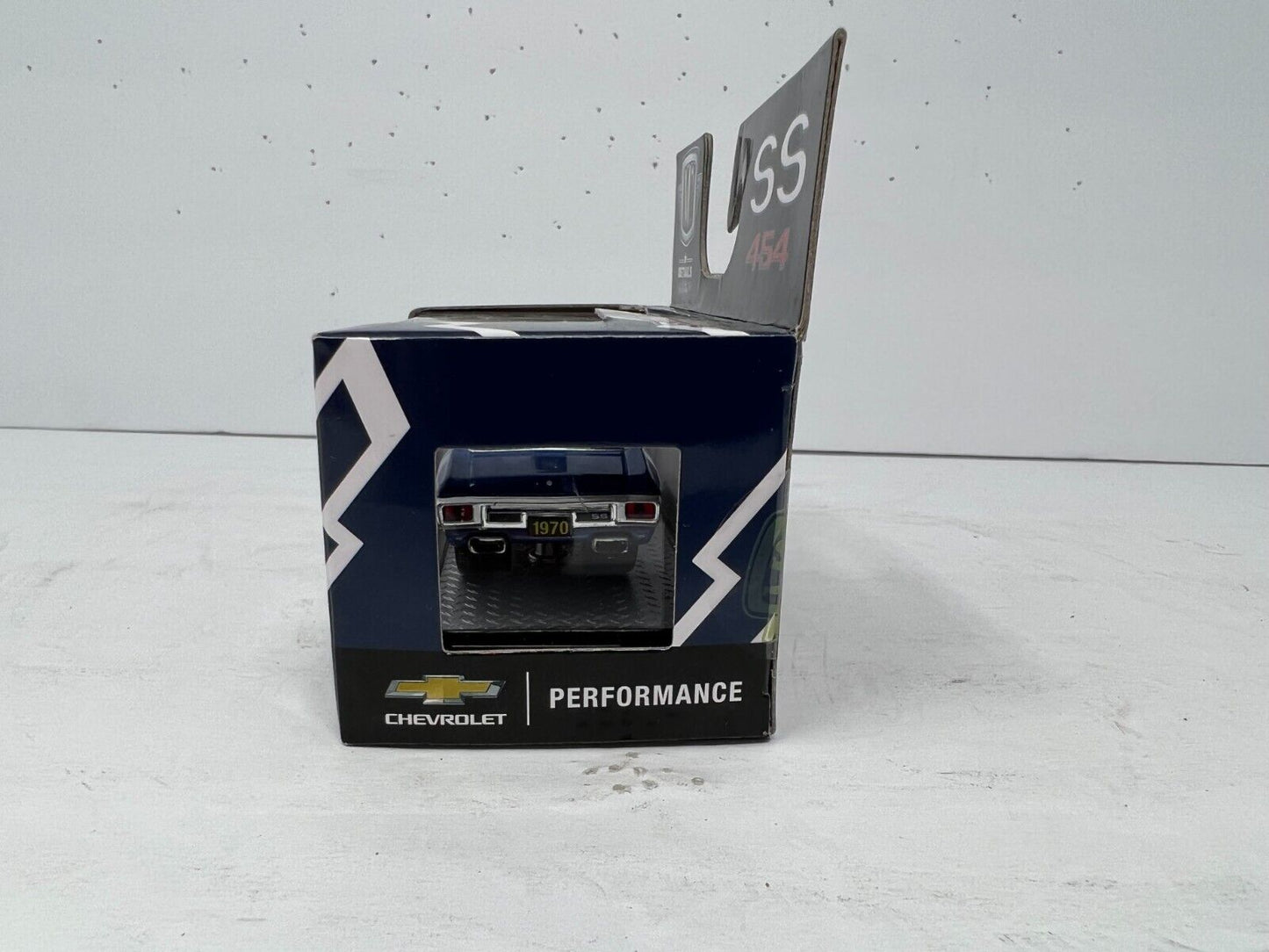 M2 Machines SS 454 1970 Chevrolet Chevelle SS R23 1:64 Diecast
