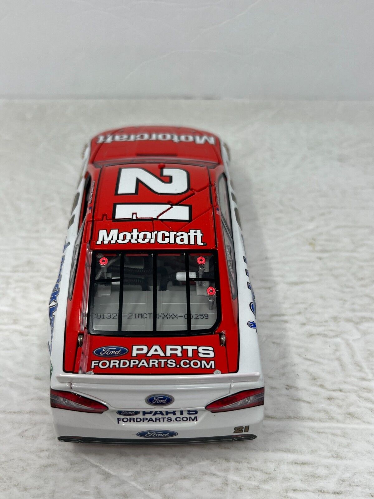 Lionel Racing Nascar #21 Trevor Bayne Motorcraft Quicklane 2013 Ford Fusion 124 Diecast