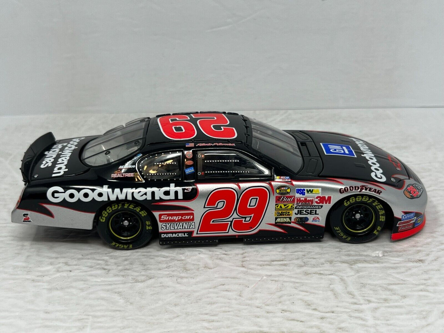 Action Nascar #29 Kevin Harvick GM Goodwrench GM Dealers 2004 Chevy 1:24 Diecast