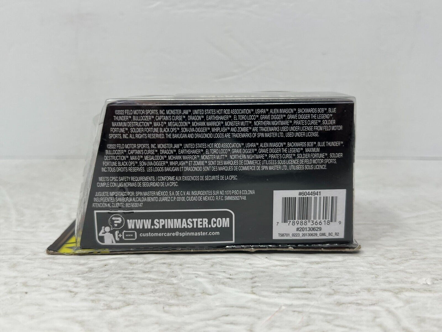 Spin Master Monster Jam Series 22 Monster Mutt 1:64 Diecast