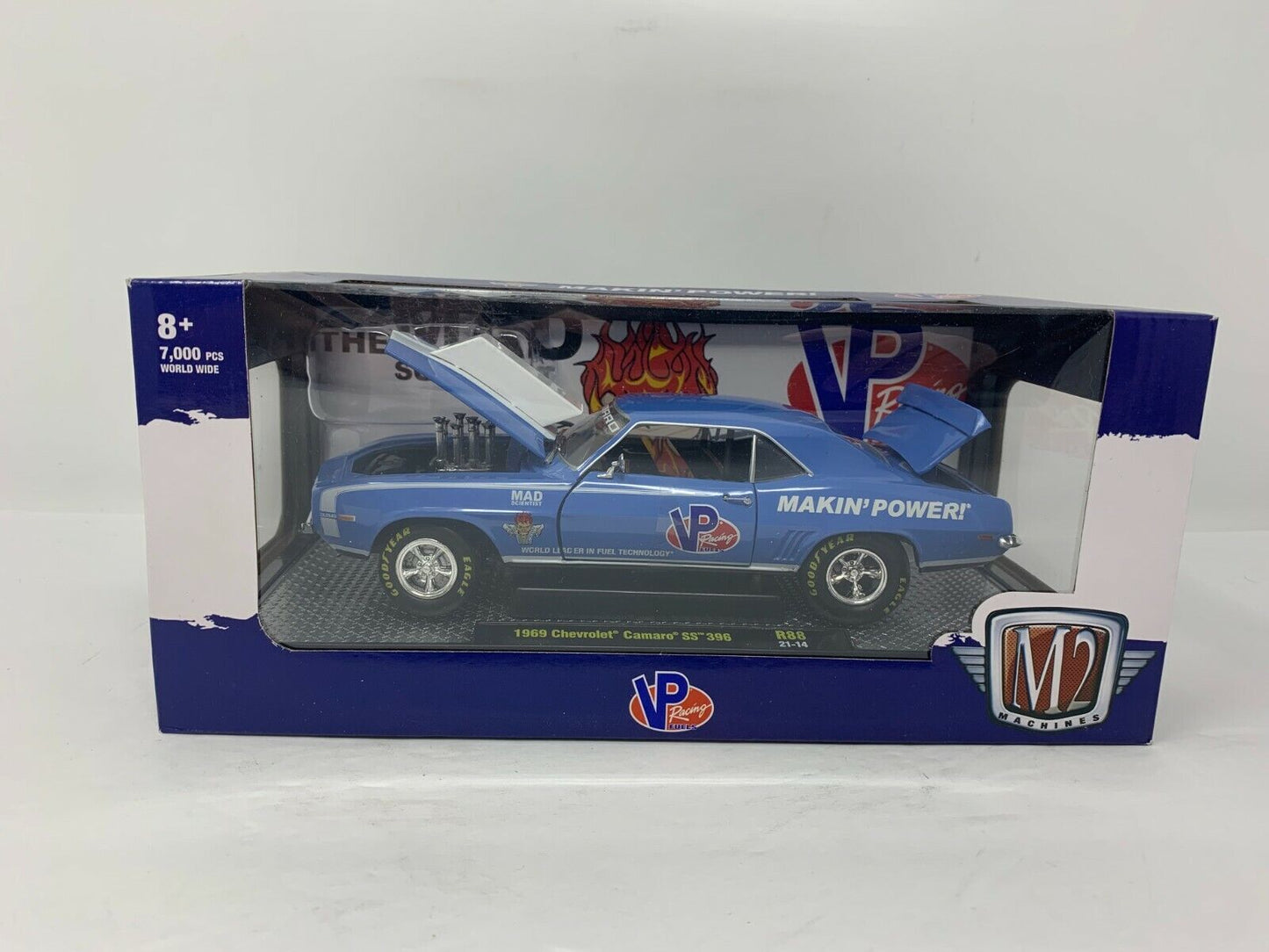 M2 Machines VP Racing Fuels 1969 Chevrolet Camaro SS 396 R88 1:24 Diecast