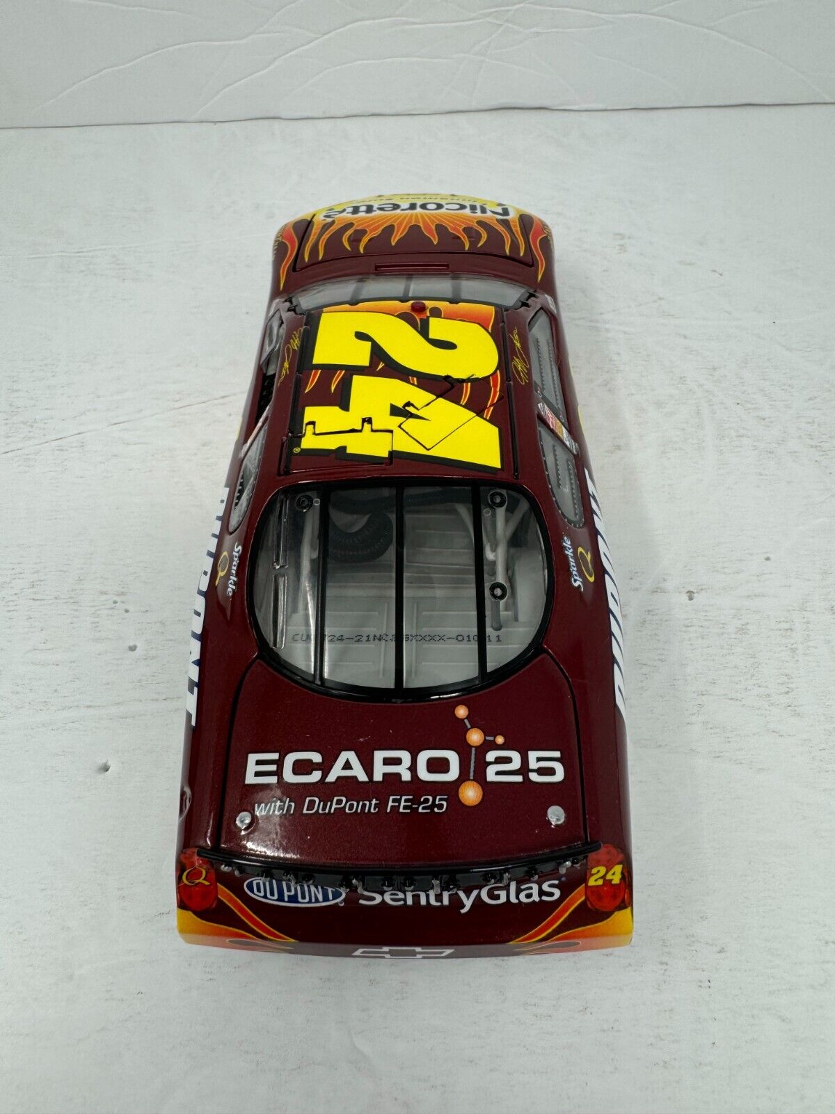 Motorsports Authentics #24 Jeff Gordon Nicorette Cinnamon Surge 1:24 Diecast