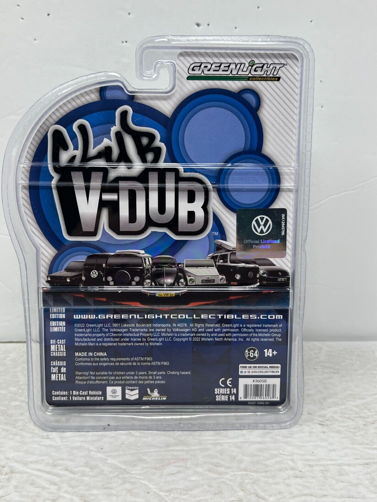 Greenlight Club V-Dub 1975 Volkswagen Type 2 GREEN MACHINE 1:64 Diecast