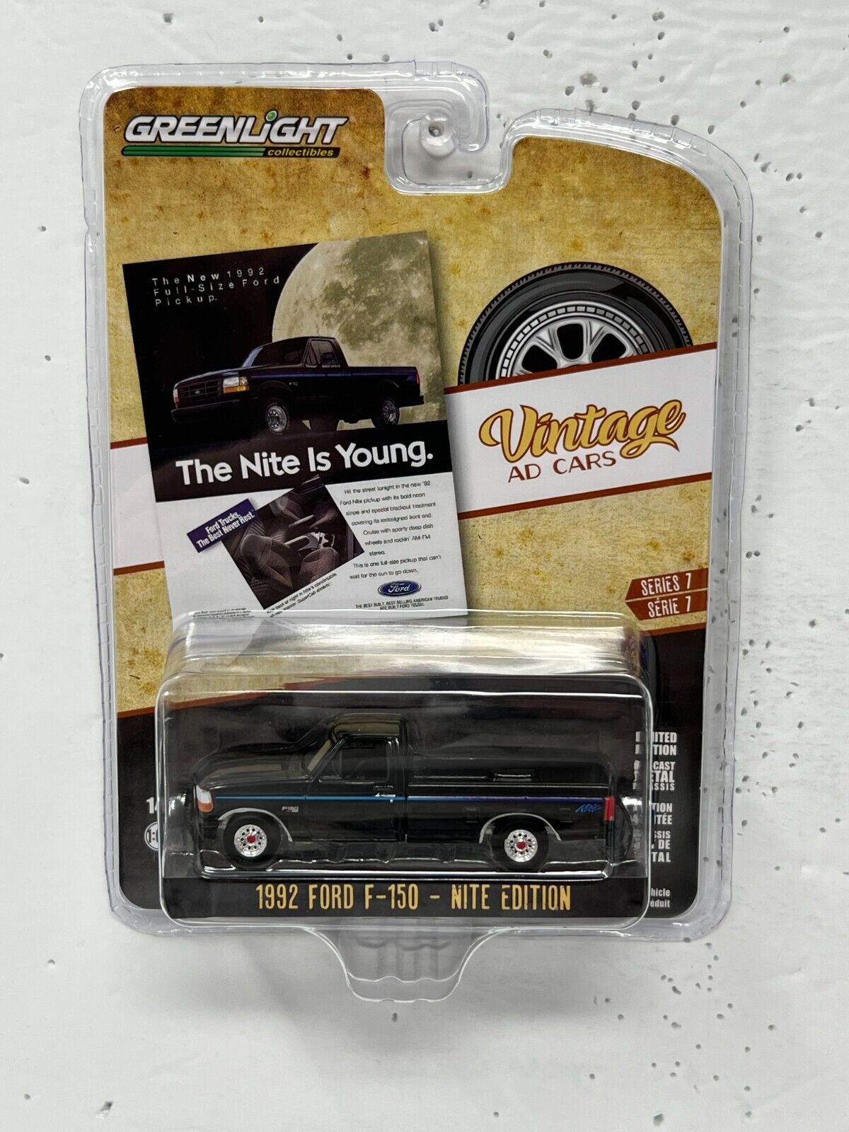 Greenlight Vintage Ad Cars 1977 Volkswagen Rabbit 1:64 Diecast