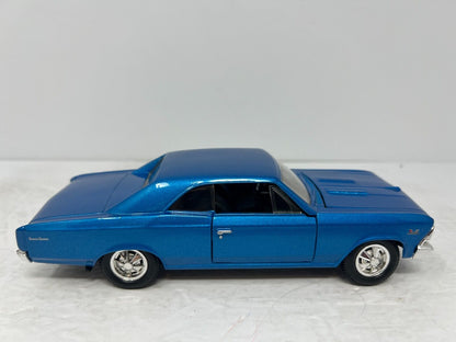 Maisto 1966 Chevrolet Chevelle SS 396 Hardtop Special Edition 1:24 Diecast