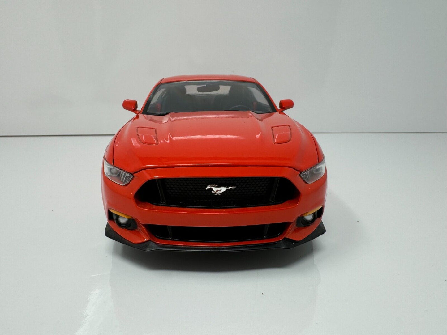 Autoworld 2016 Ford Mustang GT  1:18 Diecast Limited Edition 1 of 1001