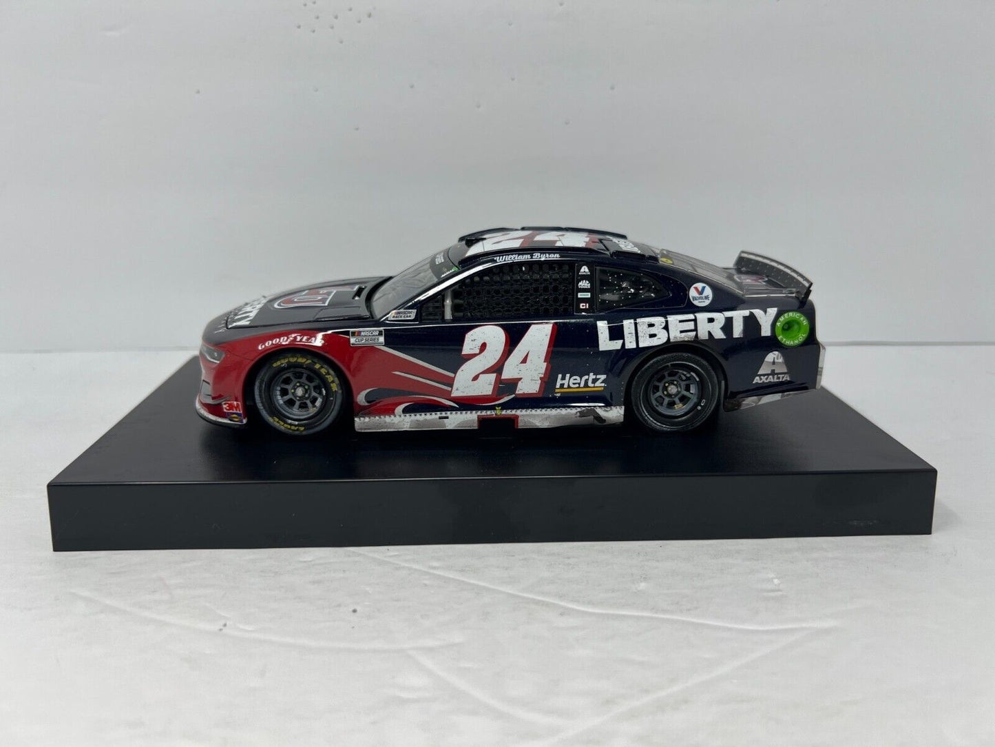 Lionel Nascar #24 William Byron Daytona Win 2020 Camaro ZL1 1:24 Diecast AUTO'D