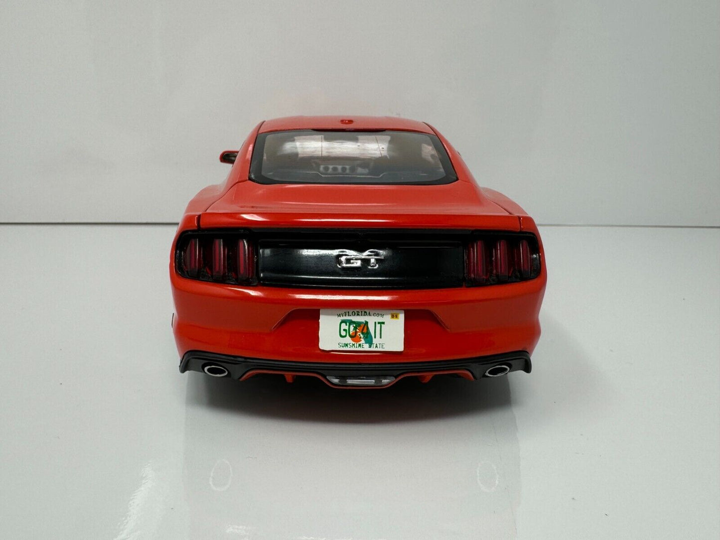 Autoworld 2016 Ford Mustang GT  1:18 Diecast Limited Edition 1 of 1001