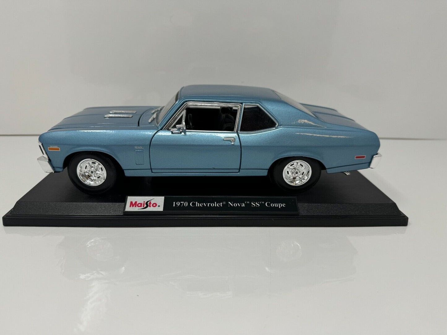 Maisto 1970 Chevrolet Nova SS Coupe Special Edition 1:18 Diecast