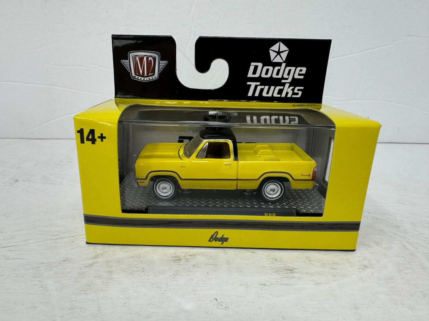 M2 Machines 1972 Dodge Adventurer S.E. 1:64 Diecast