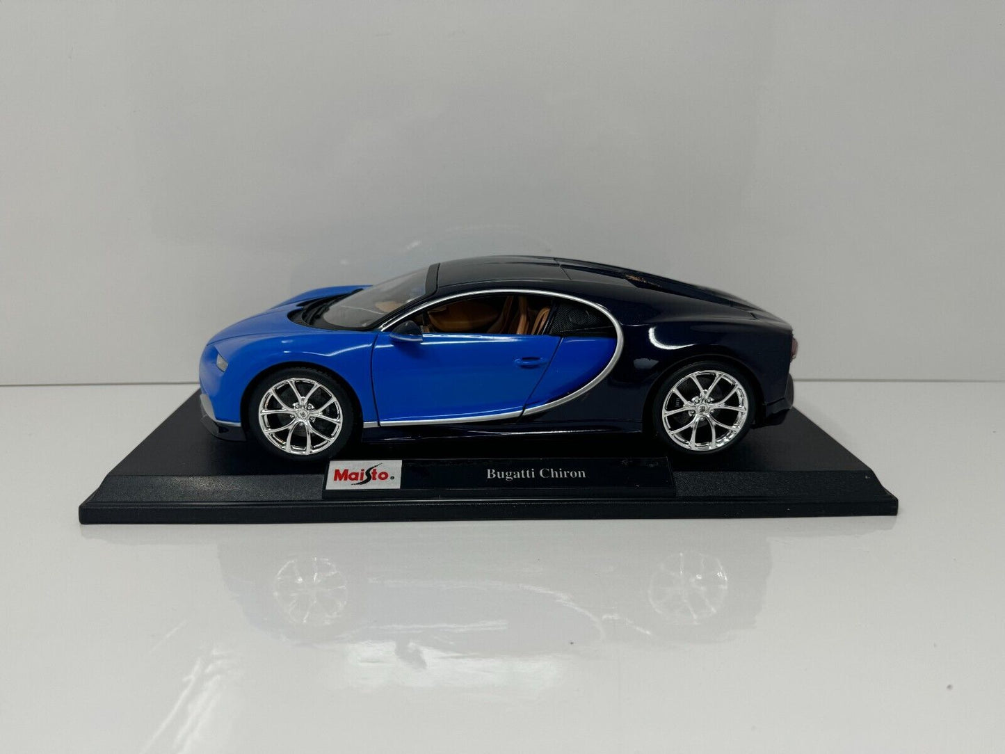 Maisto Bugatti Chiron Special Edition 1:18 Diecast Blue Color