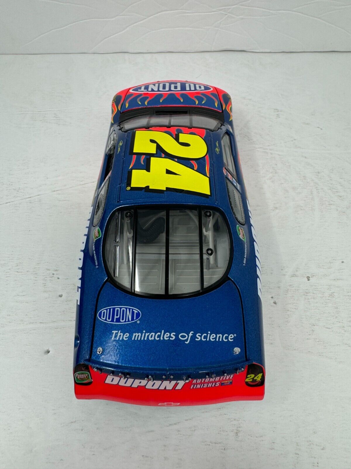 Action Nascar #24 Jeff Gordon DuPont 2003 Chevrolet Monte Carlo 1:24 Diecast