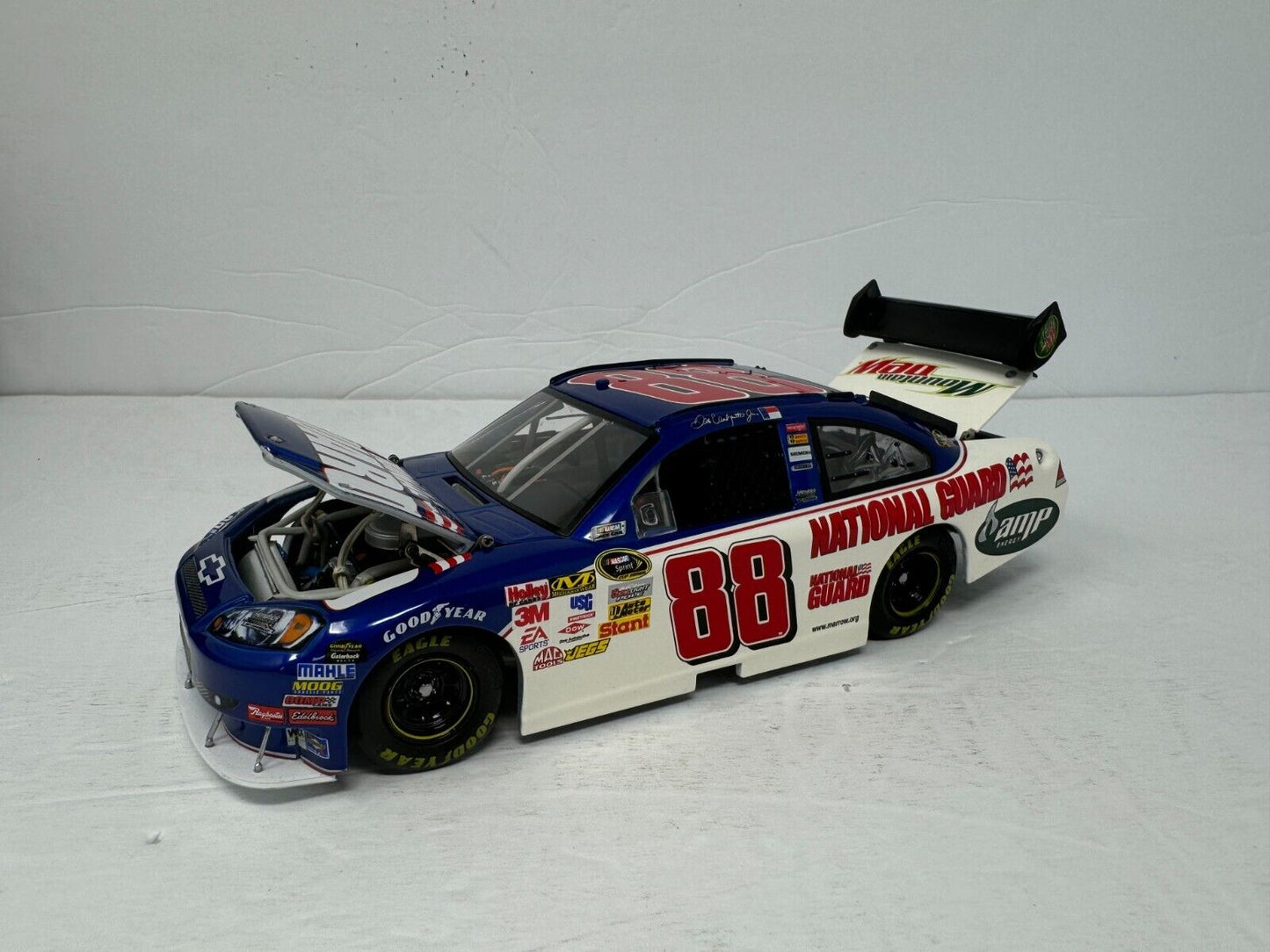 Action Nascar Elite #88 Dale Earnhardt Jr. National Guard Impala 1:24 Diecast