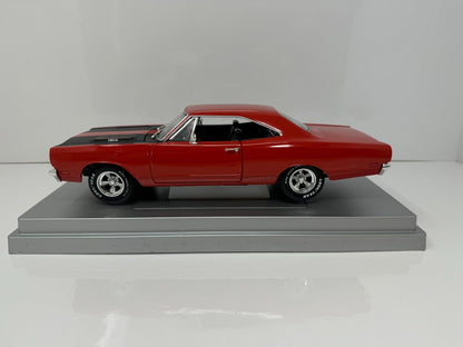 Ertl American Muscle 1969 Plymouth Roadrunner 1:18 Diecast