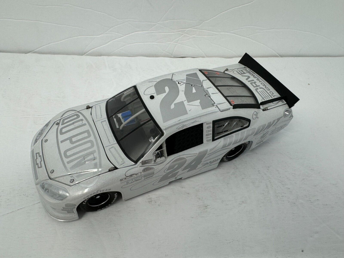 Lionel Nascar #24 Jeff Gordon Dupont Ice 2011 Chevy Impala 1:24 Diecast