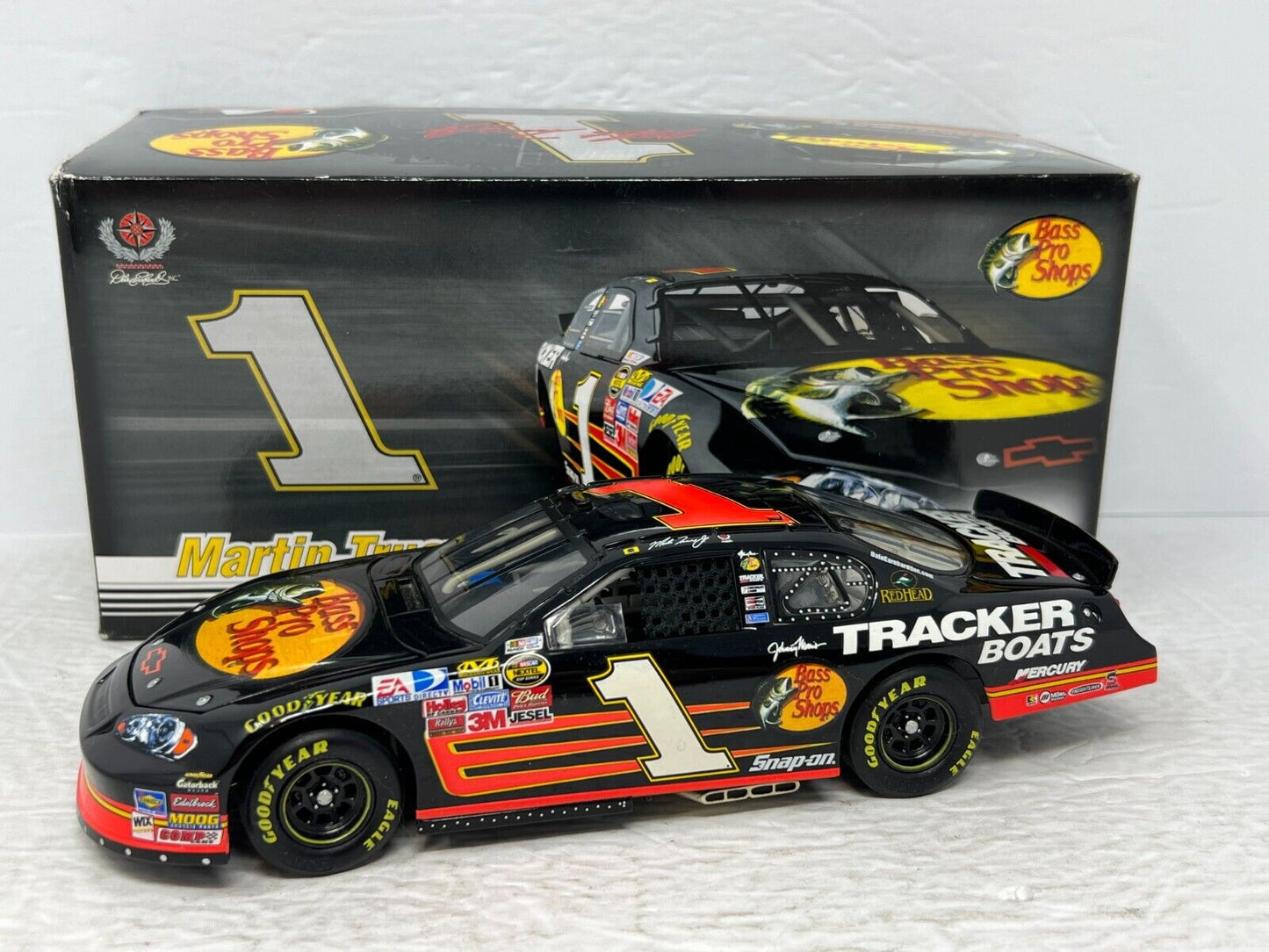 Action Nascar #1 Martin Truex Jr. Bass Pro GM Dealers 2007 1:24 Diecast 1 of 600