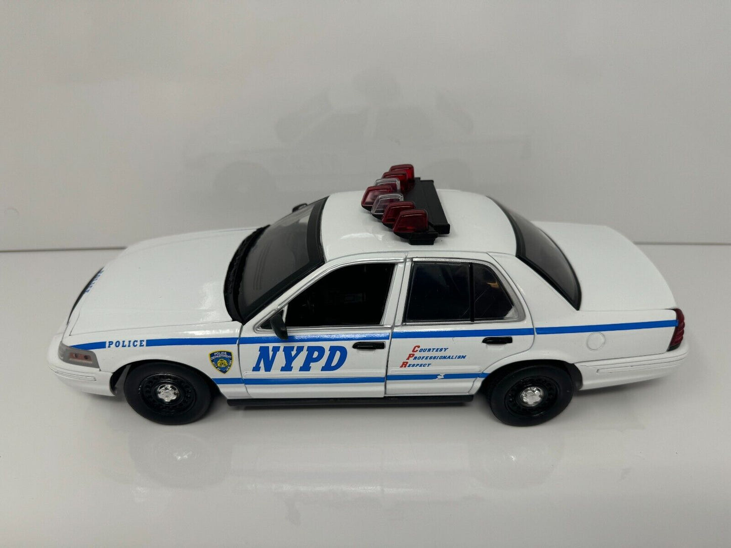 Greenlight NYPD Police Department Ford Crown Victoria Interceptor 1:18 Diecast