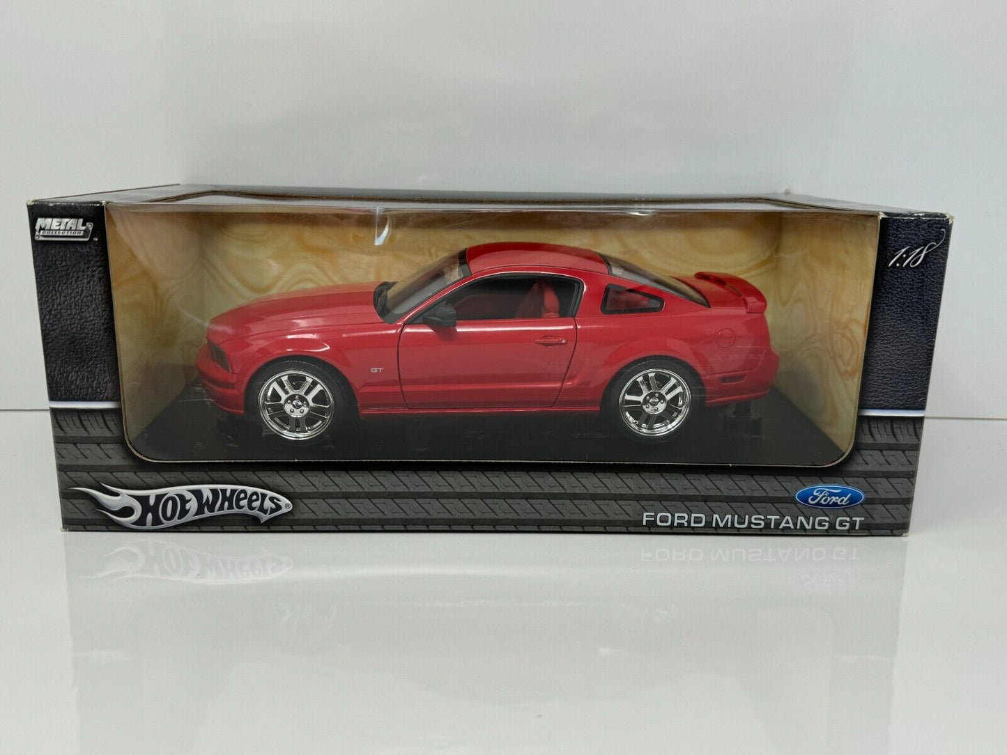 Hot Wheels 2004 Ford Mustang GT 1:18 Diecast