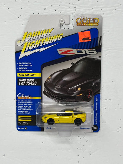 Johnny Lightning Classic Gold 2012 Chevy Corvette Z06 1:64 Diecast Version B