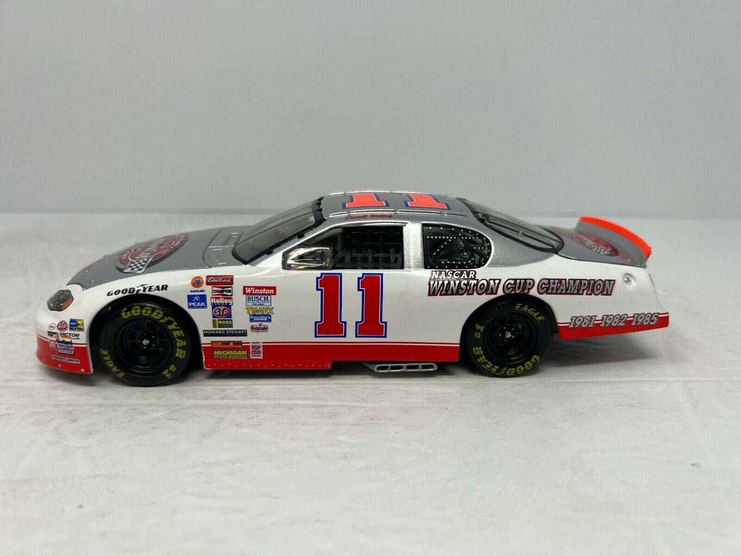 Action Nascar Darrell Waltrip Victory Lap 3x Champion GM Dealers 1:24 Diecast