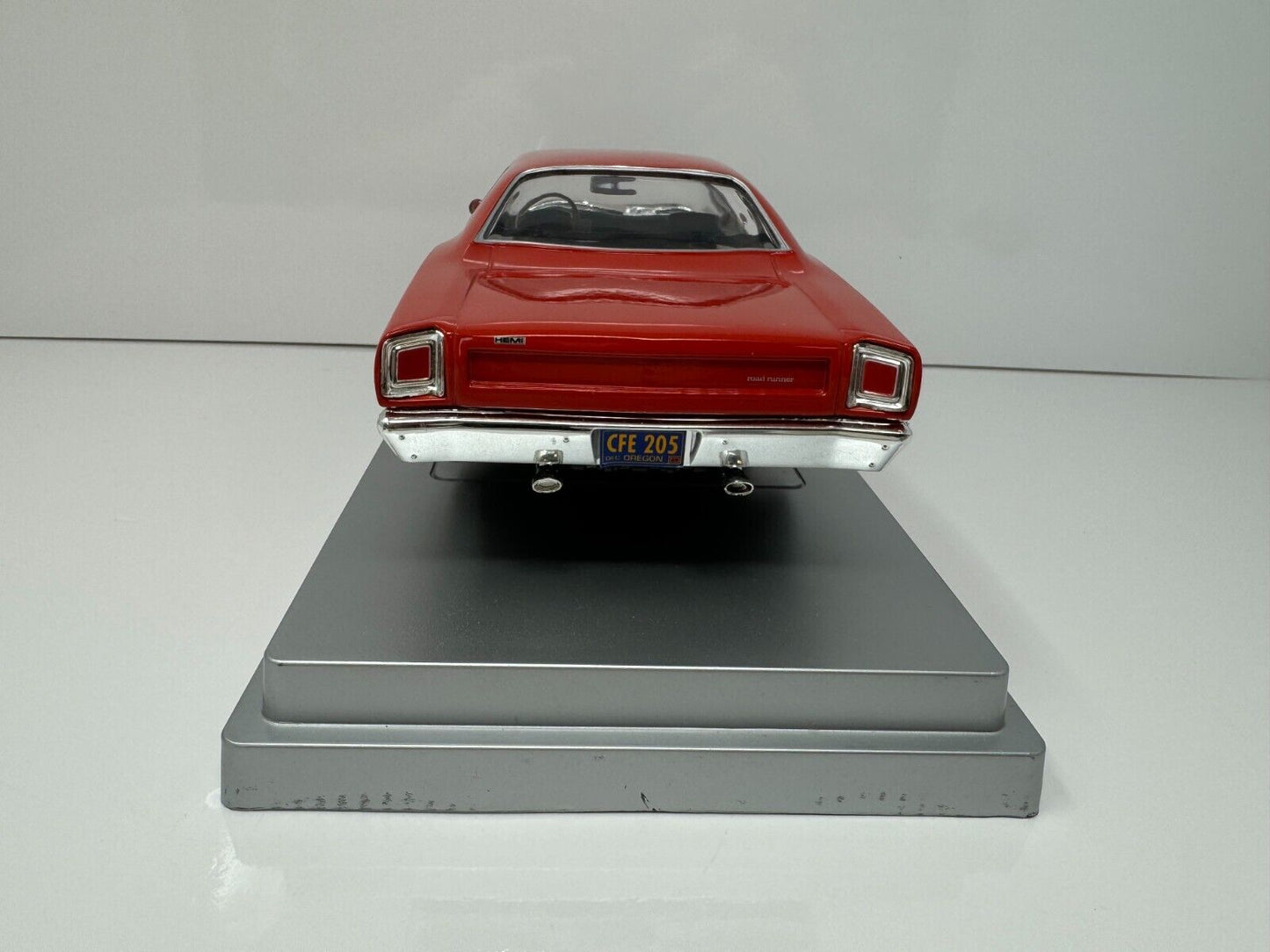 Ertl American Muscle 1969 Plymouth Roadrunner 1:18 Diecast