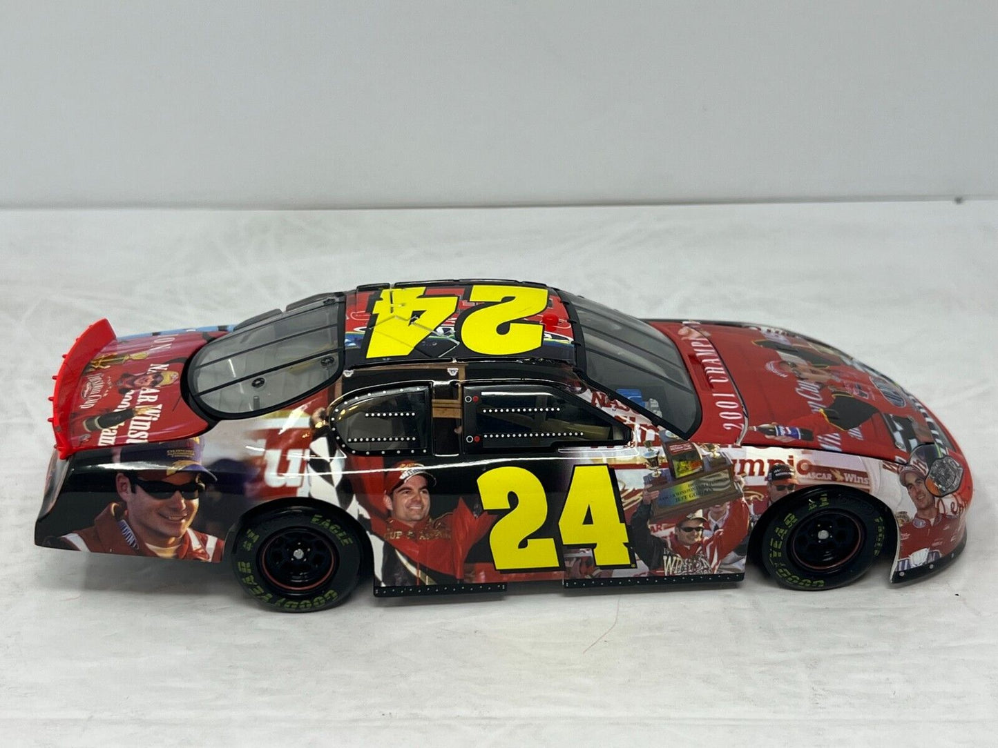 Action Nascar #24 Jeff Gordon Milestone 4 time Nascar Champion 1:24 Diecast