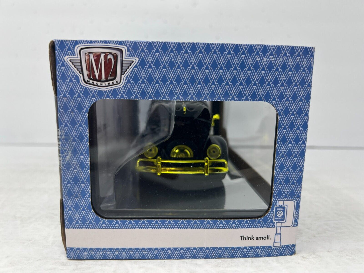 M2 Machines 1952 Volkswagen Beetle Deluxe Model Chase 1:24 Diecast