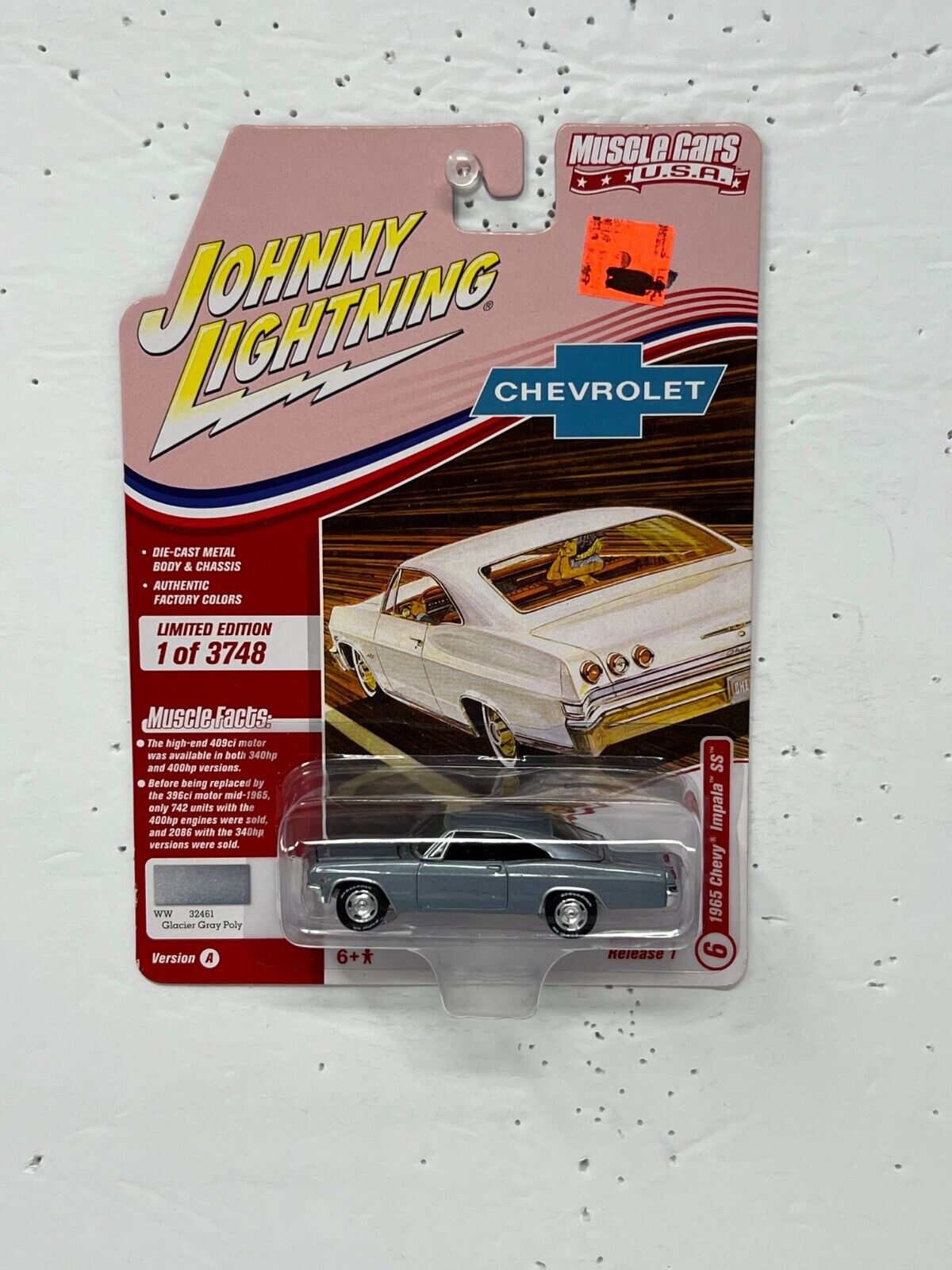 Johnny Lightning Muscle Cars U.S.A. 1965 Chevy Impala SS 1:64 Diecast Version A