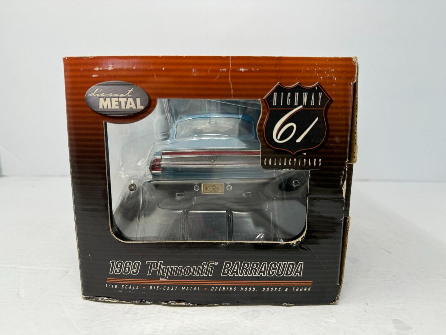 Highway 61 Collectibles 1969 Plymouth Barracuda 340 1:18 Diecast