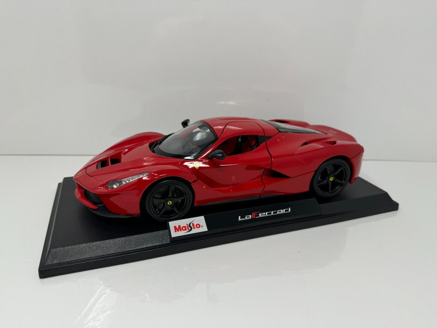 Maisto Ferrari Laferrari Special Edition 1:18 Diecast