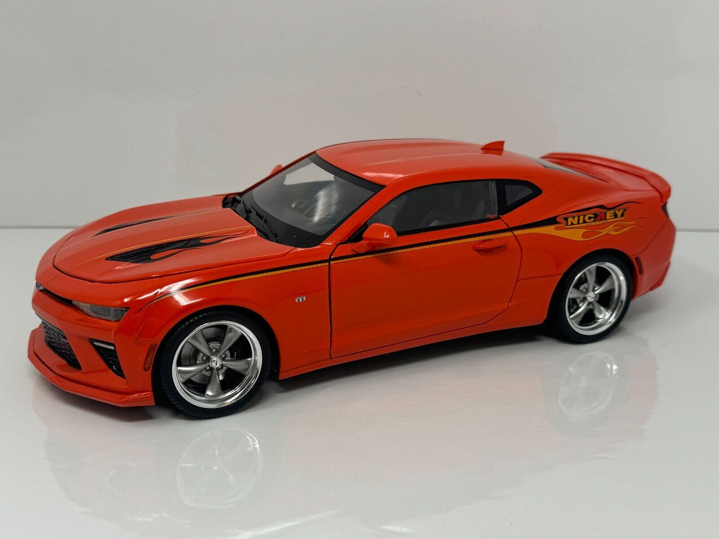 Auto World 2016 Nickey Super Chevy Camaro Limited Edition 1:18 Diecast