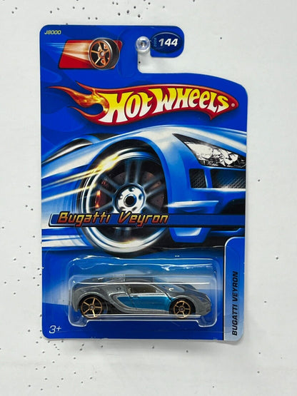 Hot Wheels Bugatti Veyron 1:64 Diecast Version 4